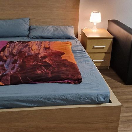 Joshua Abbey Apartment Frankfurt am Main ภายนอก รูปภาพ